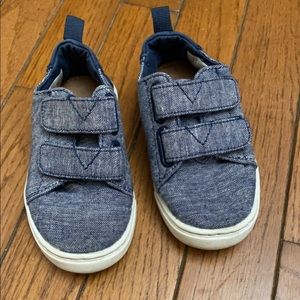 Toms Velcro size 7